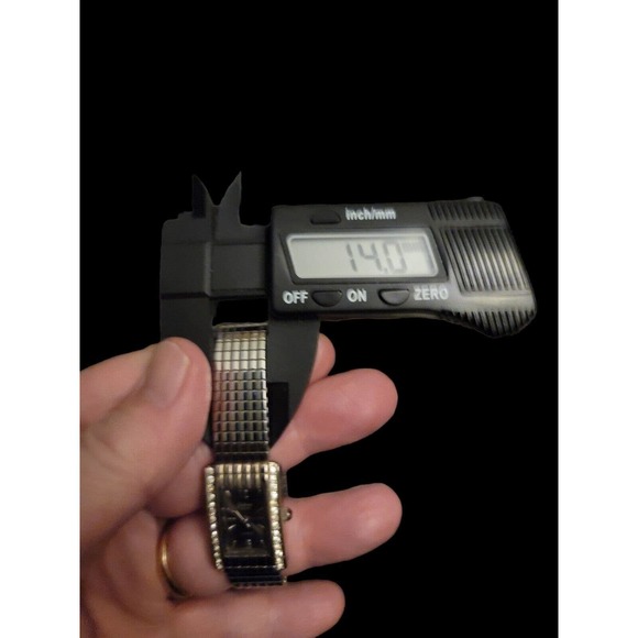 Gorgeous Ladies Galaxie By Elgin Crystals W1575 Watch Quartz 20mm Runs Perfect - Picture 10 of 11